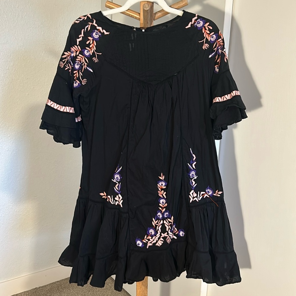 Free people embroidered dress size small.